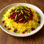 طرز تهیه پسته‌پلو با گوشت و مرغ به سبک ایرانی