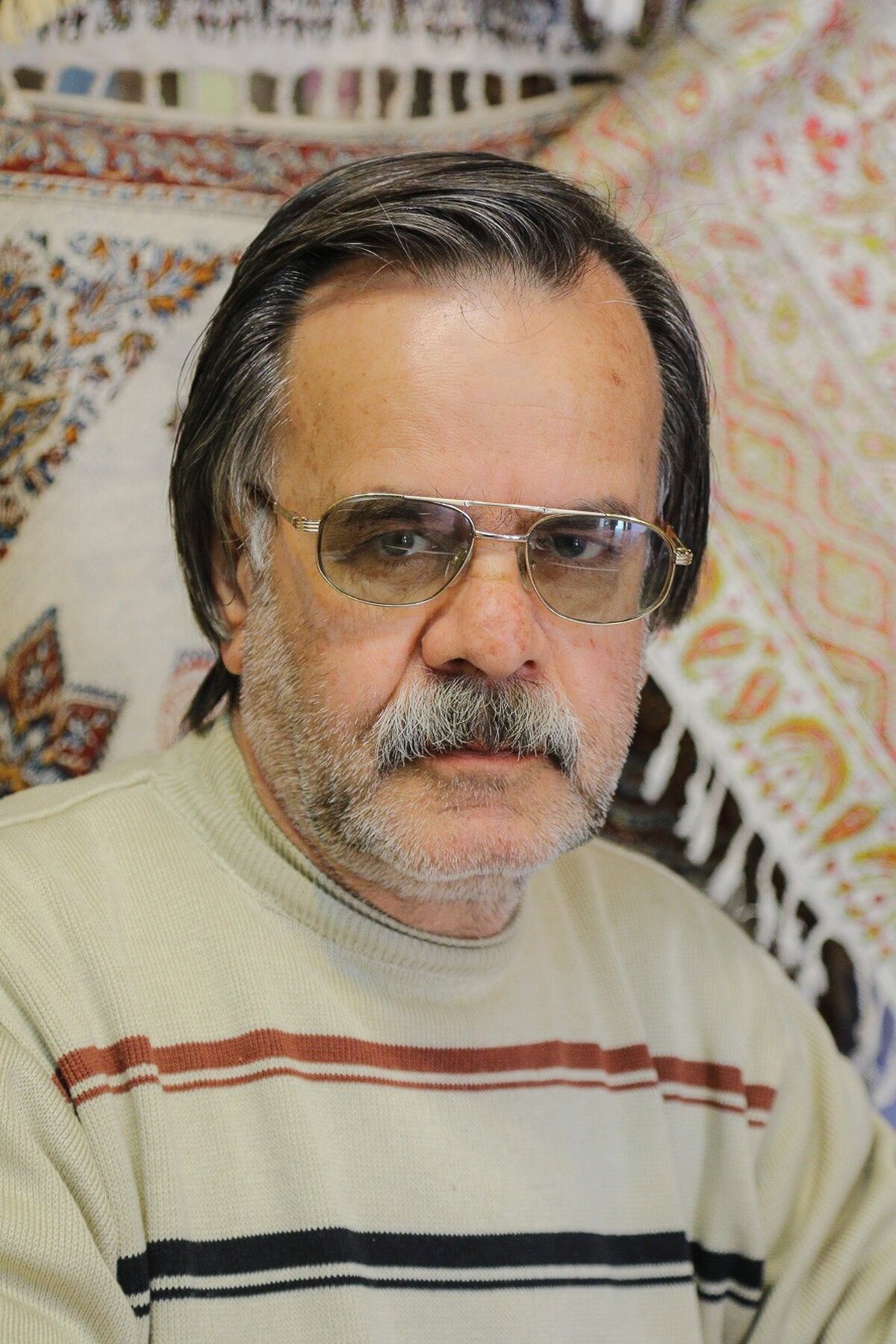 جوانی که به کسب تجربه در هنری اصیل دل داد