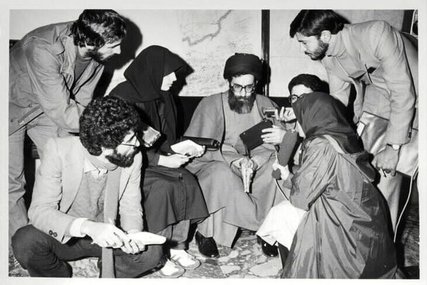 توئیت صفحه منتسب به رهبری درباره روز خبرنگار