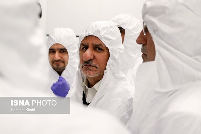 پوشش عجیب اسحاق جهانگیری!