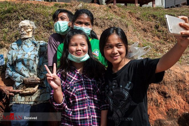 سنت عجیب آرایش مردگان در اندونزی!