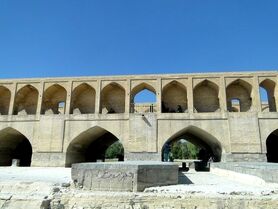 ایجاد جان پناه در سی و سه پل لازم است