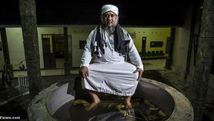 ترک اعتیاد با نشستن در دیگ آب داغ!