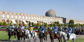 برگزاری مسابقه نمادین چوگان در میدان نقش‌جهان 