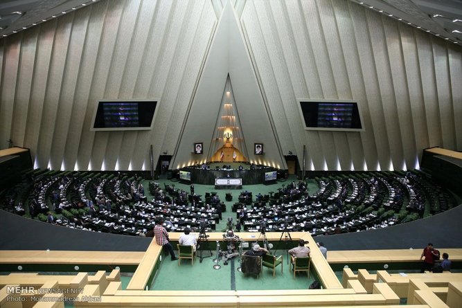 پرونده تخلفات نفتی دولت احمدی‌نژاد روی میز مجلسی‌ها