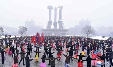 فستیوال رقص پیونگ‌یانگ به مناسبت صدمین زادروز مادربزرگ اون