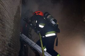 اطفا آتش‌سوزی انبار مواد غذایی در چهارباغ عباسی