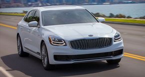 خودرو لوکس کیا K۹۰۰ در نمایشگاه نیویورک