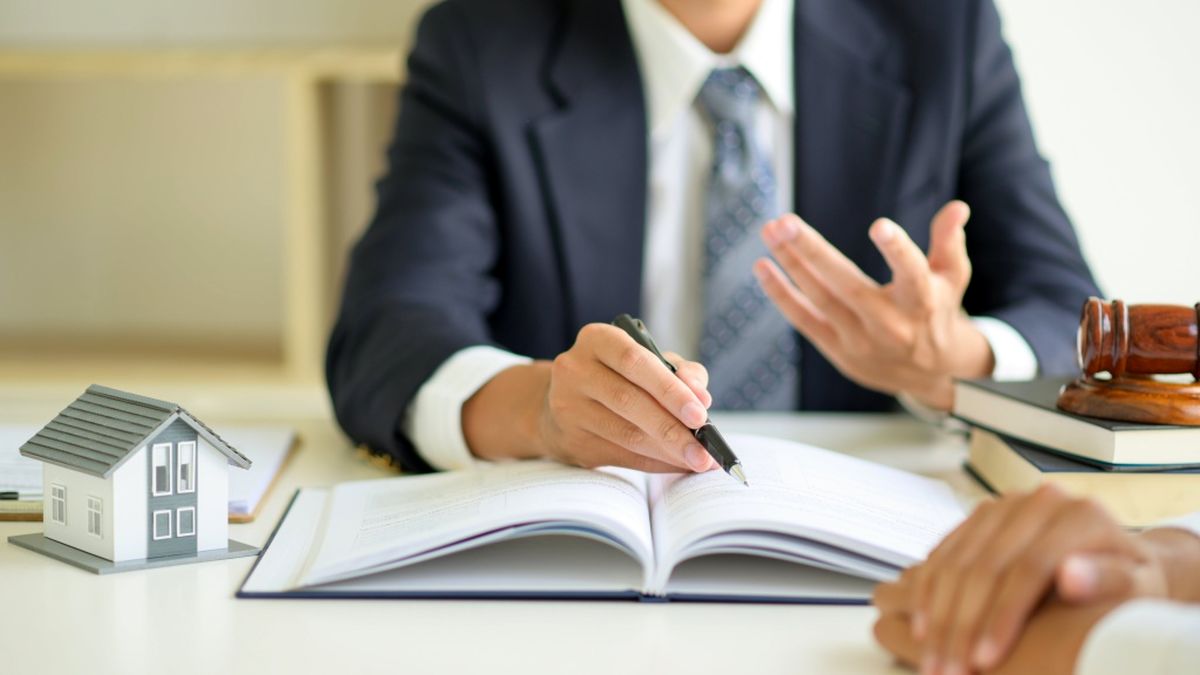 برای دعاوی ملکی به کدام وکیل ملکی در اصفهان مراجعه کنیم؟