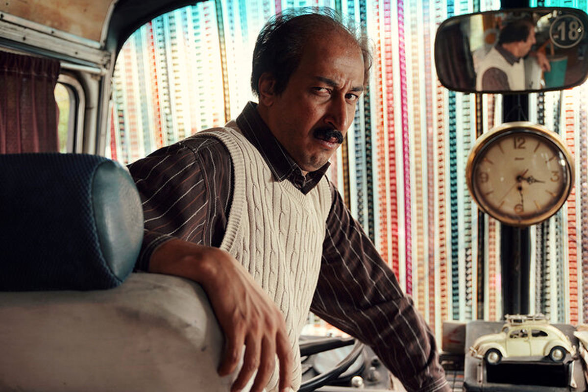 فیلم هفتاد سی با بازی بهرام افشاری و هوتن شکیبا