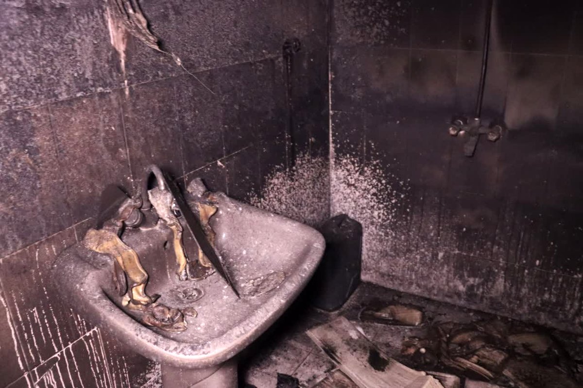 نجات یک نفر از آتش سوزی مهیب خیابان شهید خزایی 