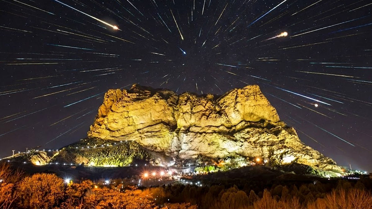 آسمان اصفهان شهاب باران می‌شود؛ زمان دقیق اوج بارش شهابی جوزایی در شامگاه ۲۲ و ۲۳ آذر