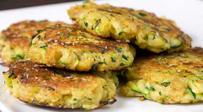 آموزش طرز تهیه کوکوی چیپس خوشمزه به روش ساده (با فیلم)
