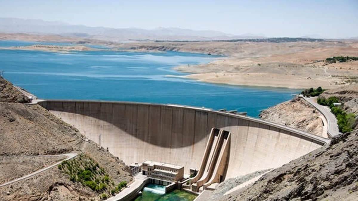سقوط ذخیره سد زاینده‌رود به ۱۱۳ میلیون مترمکعب؛ تنها ۹ درصد از ظرفیت سد آب دارد 