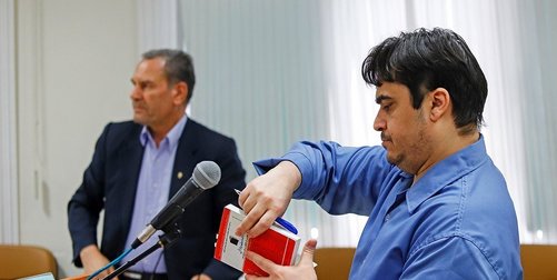 نگاهی به ۵ جلسه محاکمه روح‌الله زم؛ از عشق و عاشقی زم تا دستور صلواتی برای تحویل یک کتاب