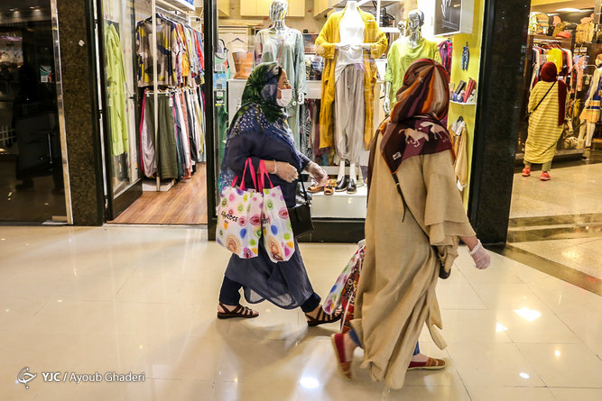 بازار در قُرق مانتوهای نامتعارف/مُدپوشان هم معذب هستند!