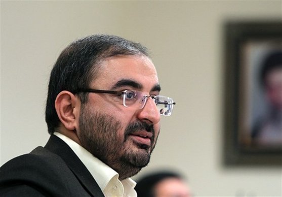 بازپرسی که به خاطر مخالفت با دستور طبری از تهران به اراک منتقل شد کیست؟+عکس