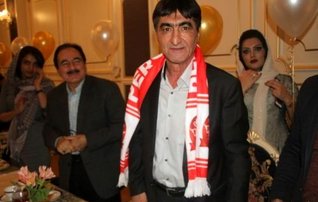 گلایه ناصرمحمدخانی از مدیریت پرسپولیس: حداقل باید پروین را دعوت می کردید!