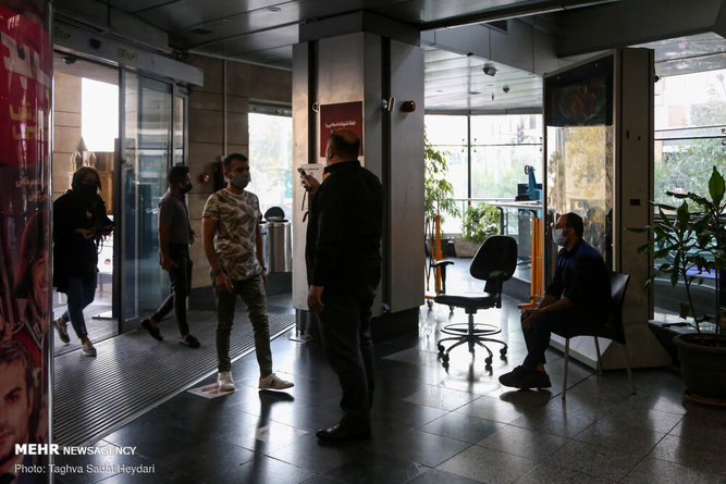 مردم هنوز نمی‌دانند سینماها باز است!/ هیچ فیلم پرمخاطبی نداریم