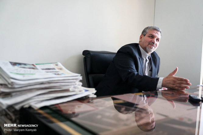 کواکبیان: هرچه می‌کشیم از دولت روحانی است