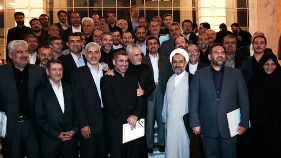 قلب تپنده احمدی‌نژاد برای ریاست جمهوری ۱۴۰۰ / سونامی به راه افتاد