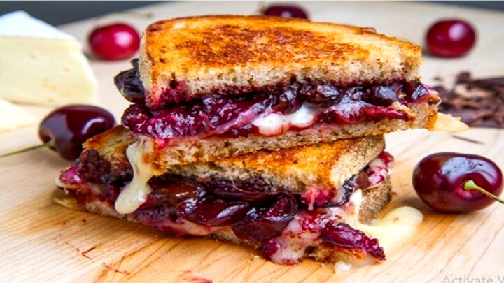 طرز تهیه اسنک آلبالو