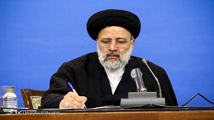 موضع رئیسی برای حضور در انتخابات ۱۴۰۰ تغییر نکرده است