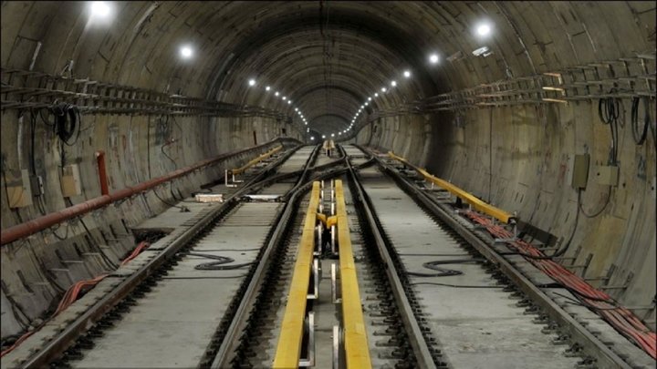 پیشرفت ۳۰ درصدی خط دو قطار شهری در بخش سازه
