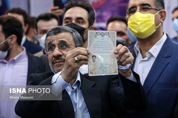 احمدی‌نژاد: شب‌ها نوار بگذارید و مرا فحش بدهید!