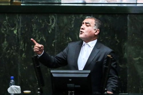 (ویدئو) ادعای یک نماینده: منزل احمدی‌نژاد محاصره است!