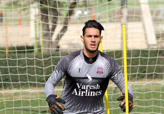 میرزازاد:‌ در بیرون از خانه راحت‌تر بازی می‌کنیم