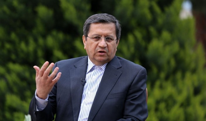 همتی: رئیس جمهور باید اقتصاددان باشد/ سیاستمداران به مرخصی بروند