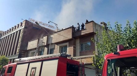 نجات ۱۸ نفر از افراد محبوس شده میان دود غلیظ + تصاویر