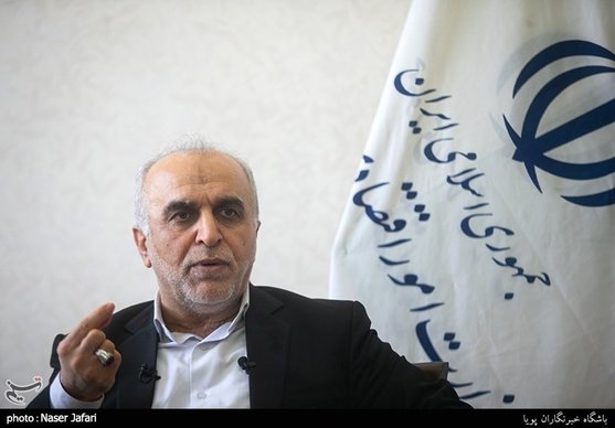 واکنش دژپسند به منتقدان رابطه ریزش بورس با سود بین بانکی/بانک مرکزی از ۳ مسیر به بورس آسیب زد