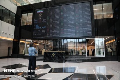 بورس ٨٢۵ واحد افت کرد/شاخص به یک میلیون و ١۴٩ هزار واحد رسید