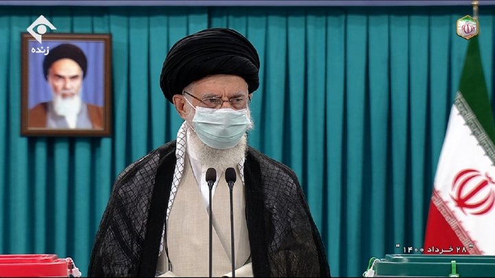 حضور مردم پای صندوق‌های رای و دادن رأی سازنده آینده ایران است