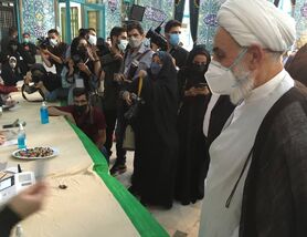 حضور ناطق نوری در حسینیه ارشاد برای رای گیری