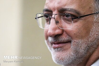 «علیرضا زاکانی» در حسینیه جماران رأی خود را به صندوق انداخت
