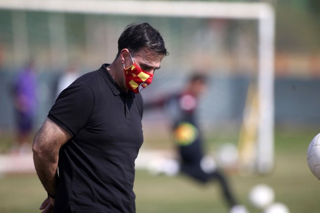 آذری: توهین به نکونام توهین به من است