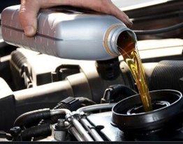 عرضه قطره چکانی روغن موتور در بازار موجب گرانی آن شده است