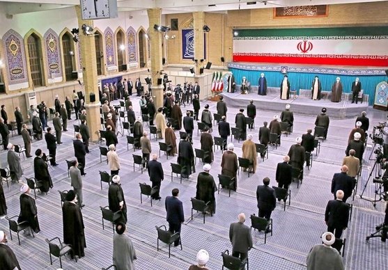 رهبر معظم انقلاب در مراسم تنفیذ: مسیری که کشور و ملت را به حقوق خود می‌رساند توسل به ارزش های انقلاب است