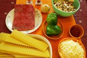 طرز تهیه لازانیا قارچ و گوشت خوشمزه با سس مخصوص