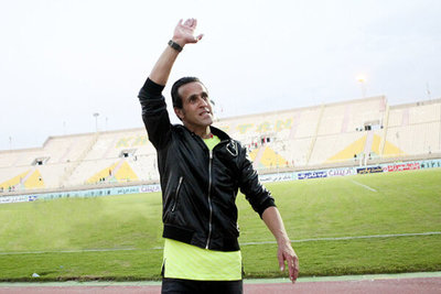 پیشنهاد جدید سرمربیگری به علی کریمی | جادوگر به فوتبال بازمی گردد؟