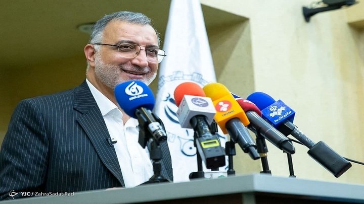 زاکانی: ‌می‌توانستم پشت تریبون مواردی را بگویم که عده‌ای خجالت بکشند/ شهردار قانونی هستم