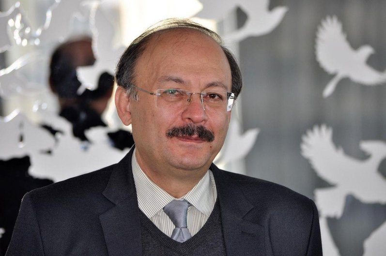 بیژن عبدالکریمی از دانشگاه آزاد اخراج شد