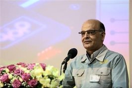 فولاد مباركه تا ریشه‌كنی كامل كرونا در كنار مردم خواهد بود/ پشتیبانی و مانع‌زدایی از تولید براساس اولویت‌های وزارت صمت