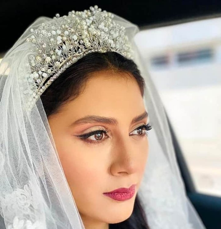 ازدواج مونا فرجاد واقعیت دارد؟