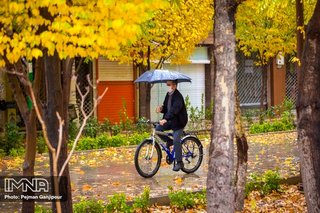 مسیر عابرپیاده و دوچرخه در چهارباغ جدا می‌شود