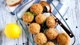 طرز تهیه کلوچه مرغ و پنیر خوش طعم + فیلم