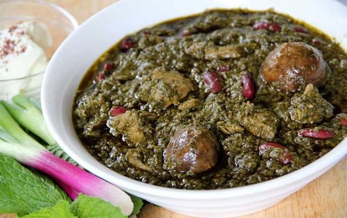 طرز تهیه قورمه‌سبزی با سبزی خشک